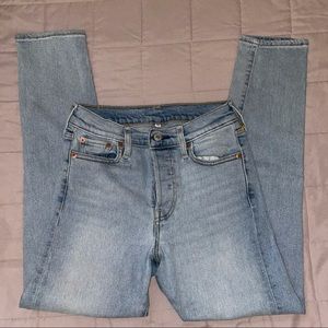 Levi’s mom jeans